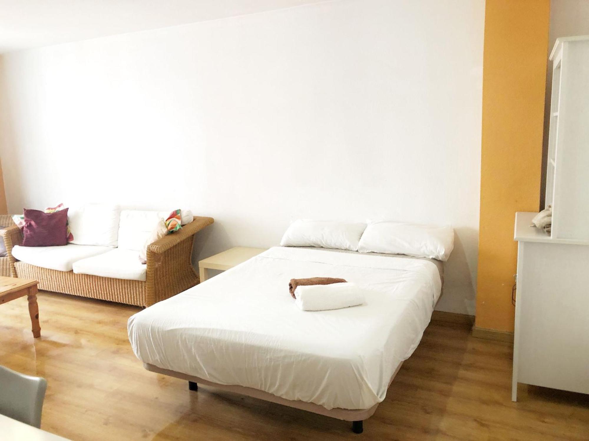 Central Market Guestrooms Аліканте Екстер'єр фото